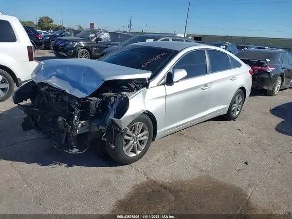 5NPE24AF8HH506569 2017 HYUNDAI SONATA - Image 2