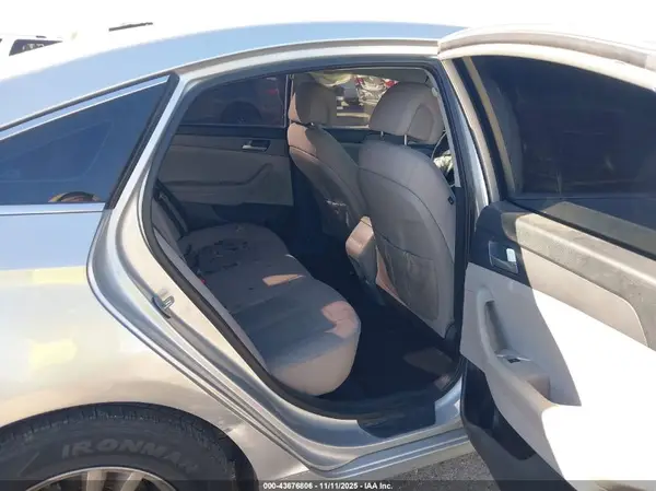 5NPE24AF8HH506569 2017 HYUNDAI SONATA - Image 8