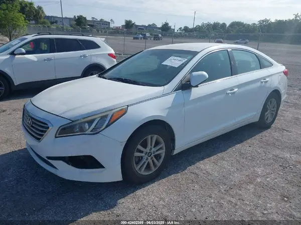 5NPE24AF8HH506586 2017 HYUNDAI SONATA - Image 2