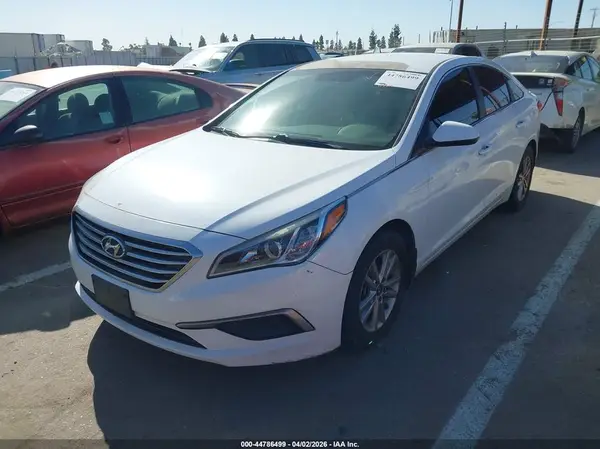 5NPE24AF8HH516891 2017 HYUNDAI SONATA - Image 2
