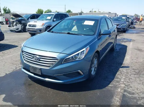 5NPE24AF8HH518365 2017 HYUNDAI SONATA - Image 2
