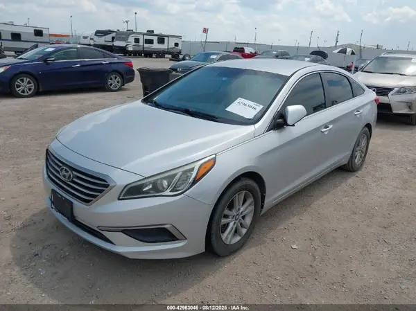 5NPE24AF8HH522318 2017 HYUNDAI SONATA - Image 2