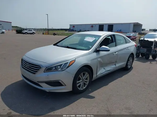 5NPE24AF8HH523694 2017 HYUNDAI SONATA - Image 2