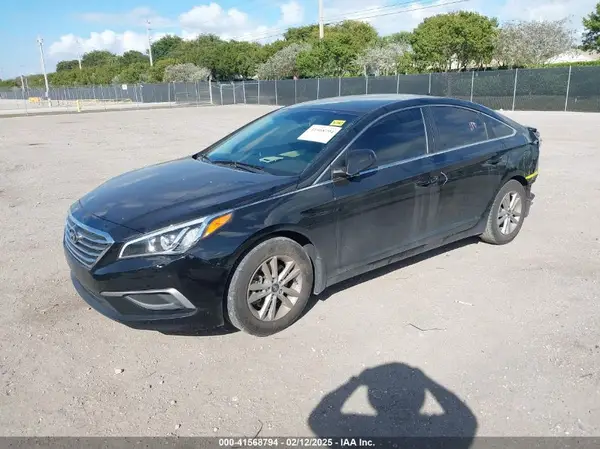 5NPE24AF8HH526143 2017 HYUNDAI SONATA - Image 2