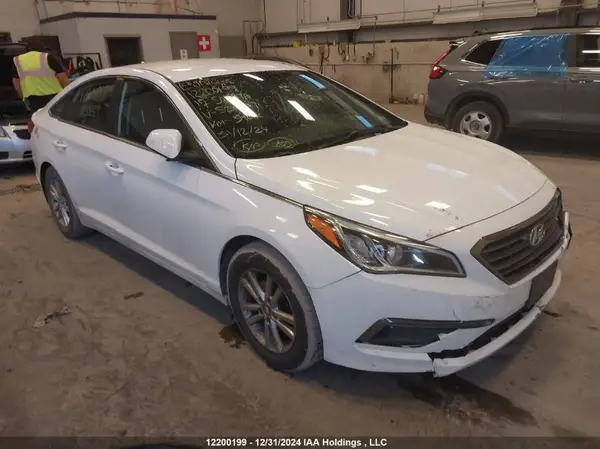 5NPE24AF8HH526319 2017 HYUNDAI SONATA - Image 1