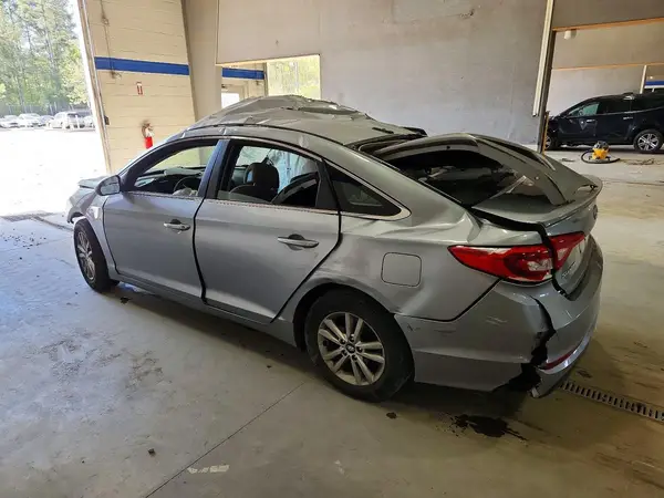 5NPE24AF8HH527826 2017 HYUNDAI SONATA - Image 2