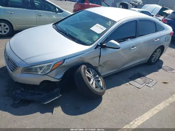 5NPE24AF8HH530869 2017 HYUNDAI SONATA - Image 2