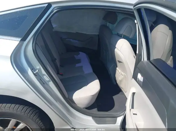5NPE24AF8HH530869 2017 HYUNDAI SONATA - Image 8