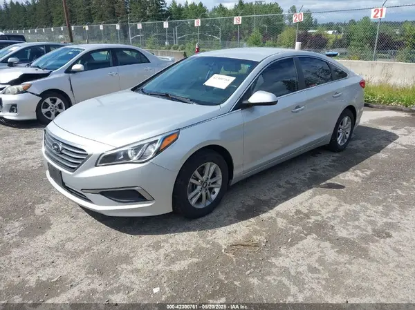 5NPE24AF8HH532525 2017 HYUNDAI SONATA - Image 2