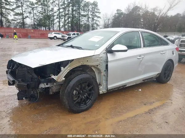 5NPE24AF8HH537076 2017 HYUNDAI SONATA - Image 2