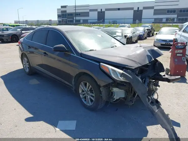 5NPE24AF8HH540303 2017 HYUNDAI SONATA - Image 1