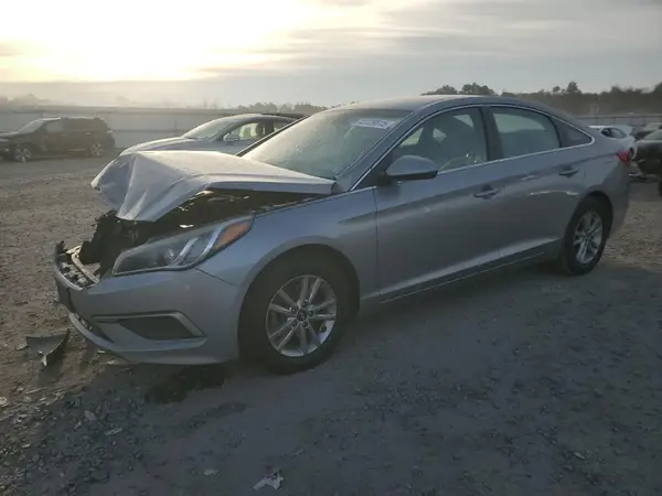 5NPE24AF8HH543055 2017 HYUNDAI SONATA - Image 1