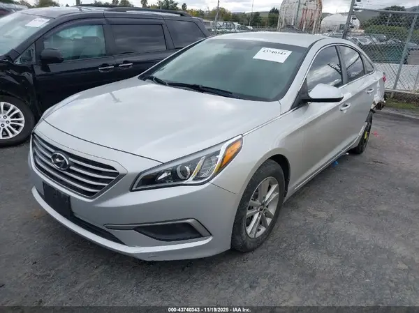 5NPE24AF8HH543833 2017 HYUNDAI SONATA - Image 2