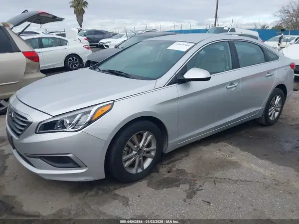 5NPE24AF8HH546182 2017 HYUNDAI SONATA - Image 2