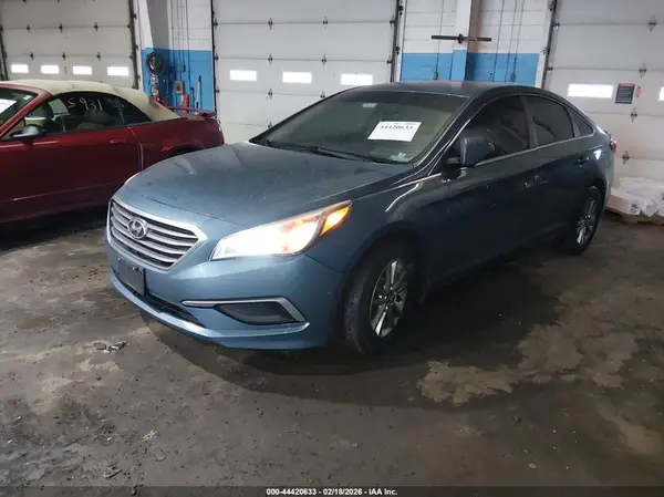 5NPE24AF8HH551639 2017 HYUNDAI SONATA - Image 2
