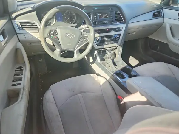 5NPE24AF8HH557621 2017 HYUNDAI SONATA - Image 8