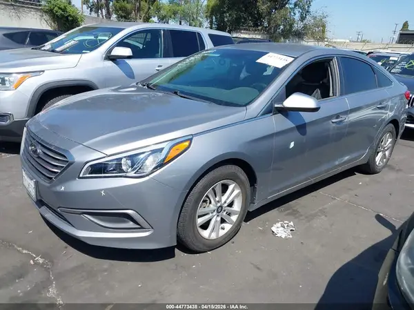 5NPE24AF8HH558879 2017 HYUNDAI SONATA - Image 2