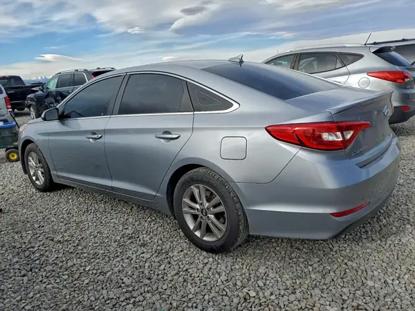 5NPE24AF8HH560745 2017 HYUNDAI SONATA - Image 2