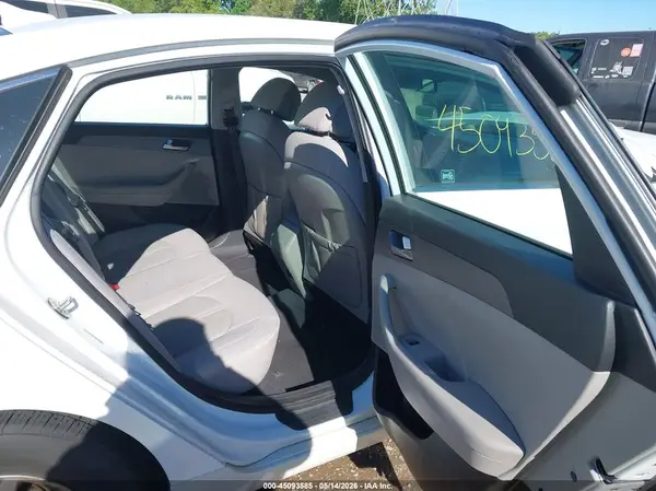 5NPE24AF8HH561104 2017 HYUNDAI SONATA - Image 8