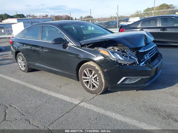 5NPE24AF8HH563256 2017 HYUNDAI SONATA - Image 1