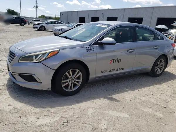 5NPE24AF8HH563418 2017 HYUNDAI SONATA - Image 1