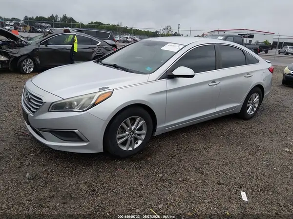 5NPE24AF8HH563659 2017 HYUNDAI SONATA - Image 2