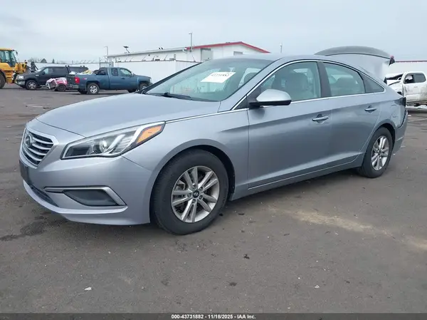 5NPE24AF8HH564827 2017 HYUNDAI SONATA - Image 2