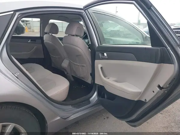 5NPE24AF8HH564827 2017 HYUNDAI SONATA - Image 8
