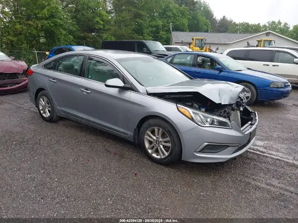 5NPE24AF8HH568263 2017 HYUNDAI SONATA - Image 1