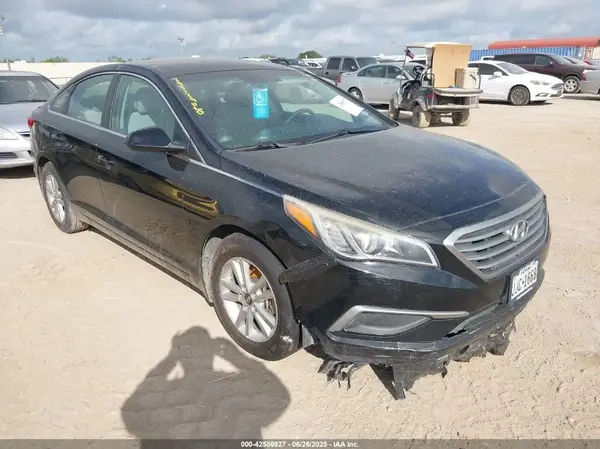 5NPE24AF8HH570711 2017 HYUNDAI SONATA - Image 1