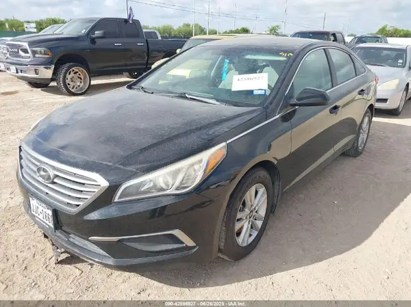 5NPE24AF8HH570711 2017 HYUNDAI SONATA - Image 2