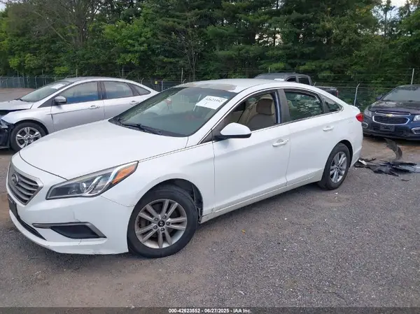 5NPE24AF8HH570983 2017 HYUNDAI SONATA - Image 2