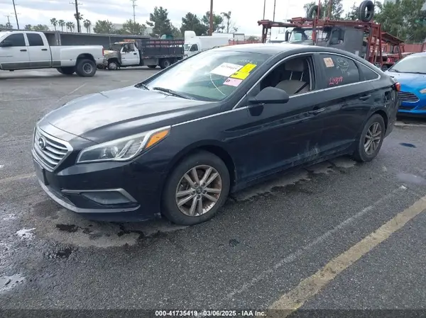 5NPE24AF8HH575620 2017 HYUNDAI SONATA - Image 2