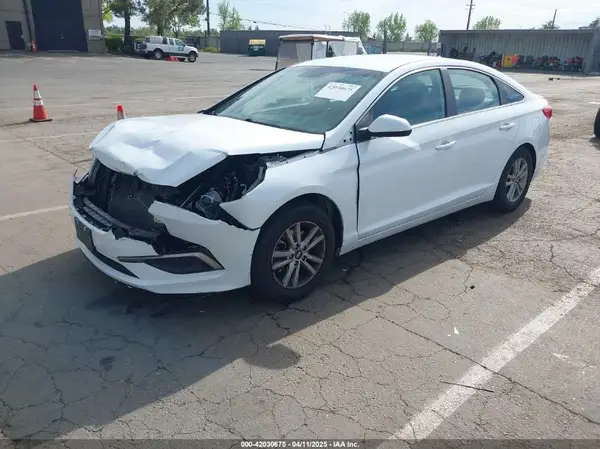 5NPE24AF8HH575715 2017 HYUNDAI SONATA - Image 2