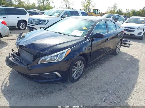 5NPE24AF8HH577111 2017 HYUNDAI SONATA - Image 2