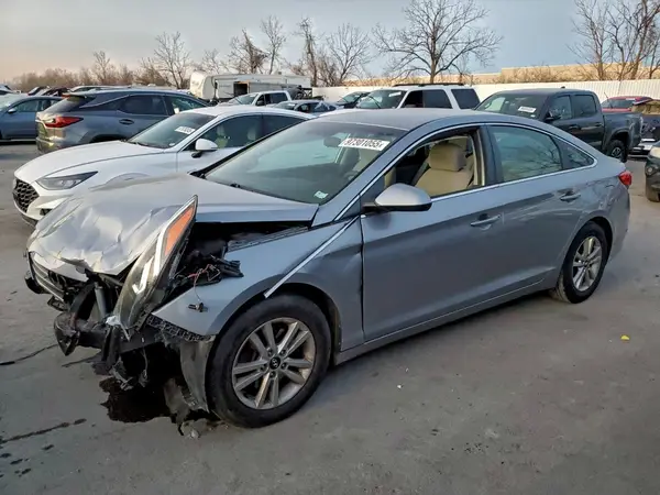 5NPE24AF8HH580526 2017 HYUNDAI SONATA - Image 1