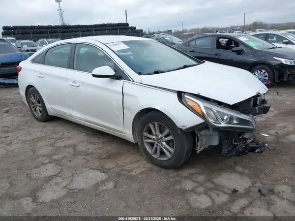 5NPE24AF8HH584981 2017 HYUNDAI SONATA - Image 1