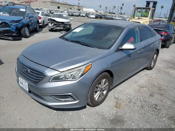 5NPE24AF8HH586021 2017 HYUNDAI SONATA - Image 2