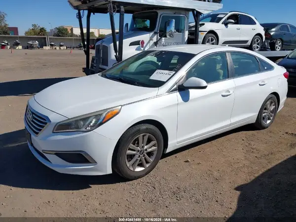 5NPE24AF8HH592966 2017 HYUNDAI SONATA - Image 2