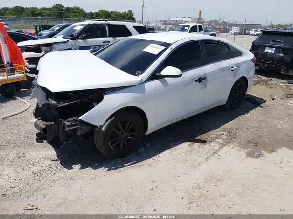 5NPE24AF8HH594829 2017 HYUNDAI SONATA - Image 2