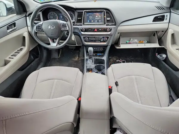 5NPE24AF8JH606581 2018 HYUNDAI SONATA - Image 8