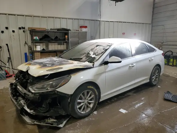 5NPE24AF8JH613594 2018 HYUNDAI SONATA - Image 1