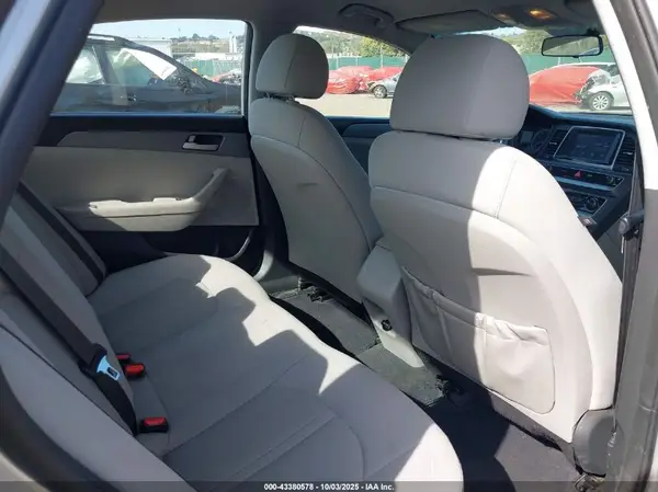 5NPE24AF8JH631786 2018 HYUNDAI SONATA - Image 8