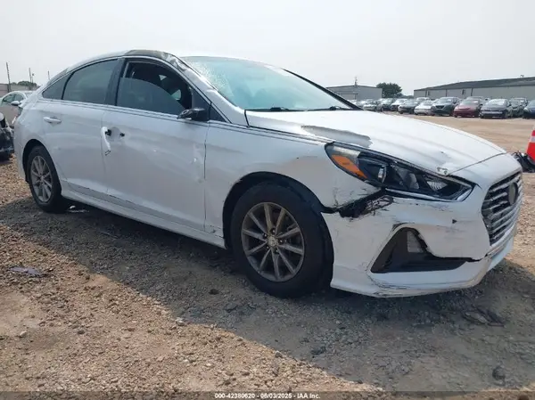 5NPE24AF8JH648216 2018 HYUNDAI SONATA - Image 1