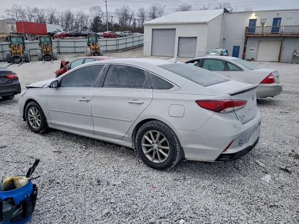 5NPE24AF8JH649933 2018 HYUNDAI SONATA - Image 2