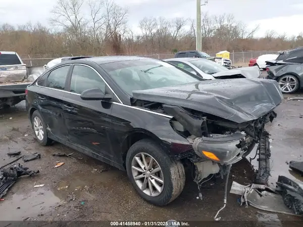 5NPE24AF8JH659684 2018 HYUNDAI SONATA - Image 1