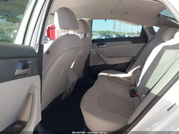 5NPE24AF8JH662410 2018 HYUNDAI SONATA - Image 8