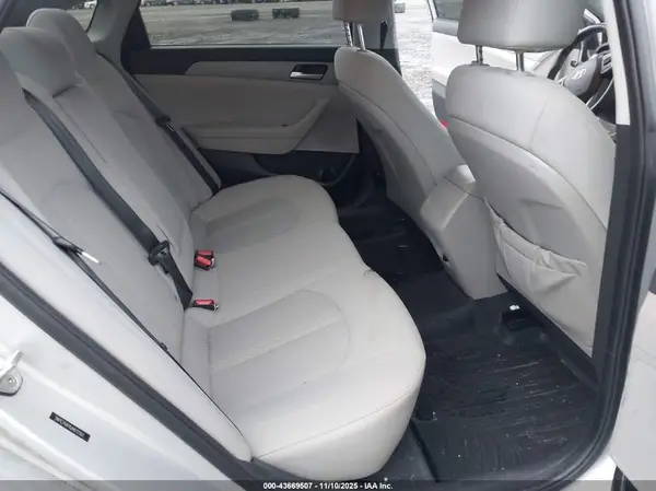 5NPE24AF8JH672502 2018 HYUNDAI SONATA - Image 8