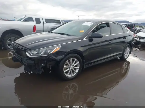 5NPE24AF8JH674637 2018 HYUNDAI SONATA - Image 2