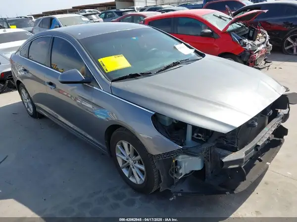 5NPE24AF8JH676632 2018 HYUNDAI SONATA - Image 1